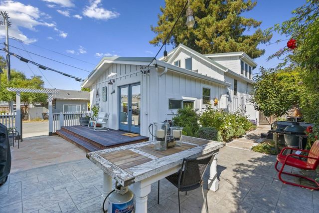 529 Capitola Avenue, Capitola, CA 95010
