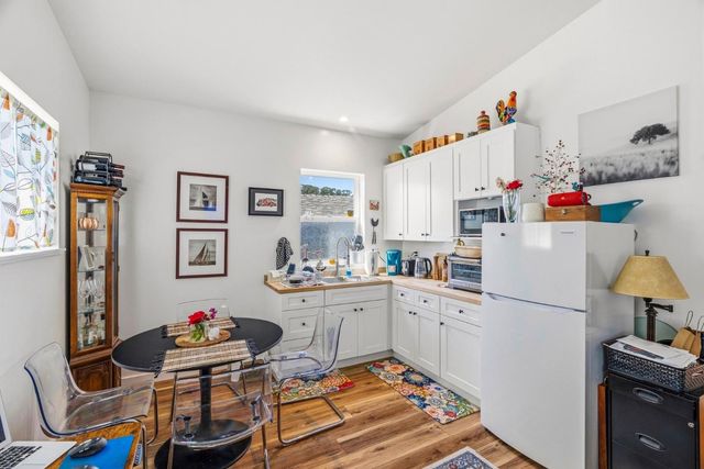 529 Capitola Avenue, Capitola, CA 95010