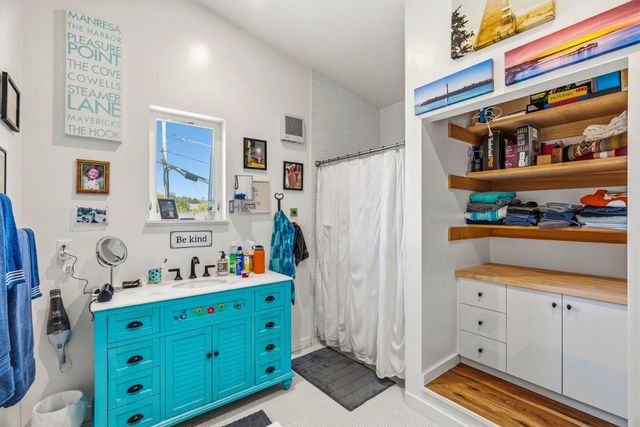 529 Capitola Avenue, Capitola, CA 95010