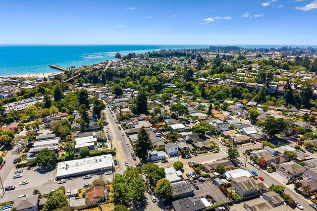 529 Capitola Avenue, Capitola, CA 95010