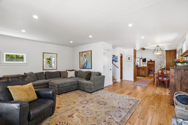 529 Capitola Avenue, Capitola, CA 95010