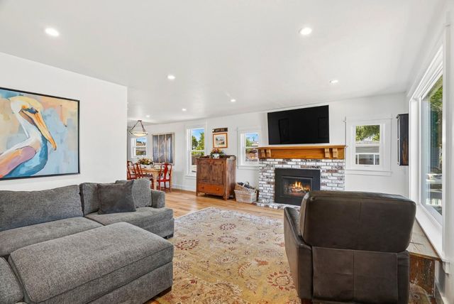 529 Capitola Avenue, Capitola, CA 95010