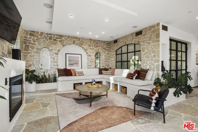 33239 Mulholland Highway, Malibu, CA 90265