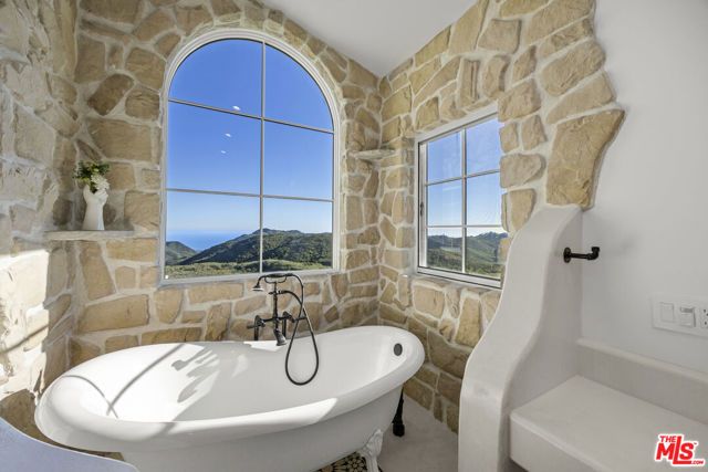 33239 Mulholland Highway, Malibu, CA 90265