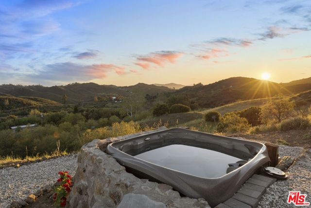 33239 Mulholland Highway, Malibu, CA 90265