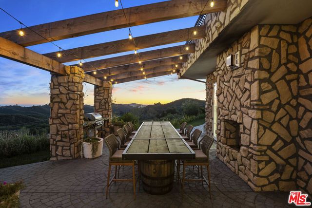 33239 Mulholland Highway, Malibu, CA 90265