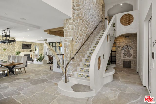 33239 Mulholland Highway, Malibu, CA 90265