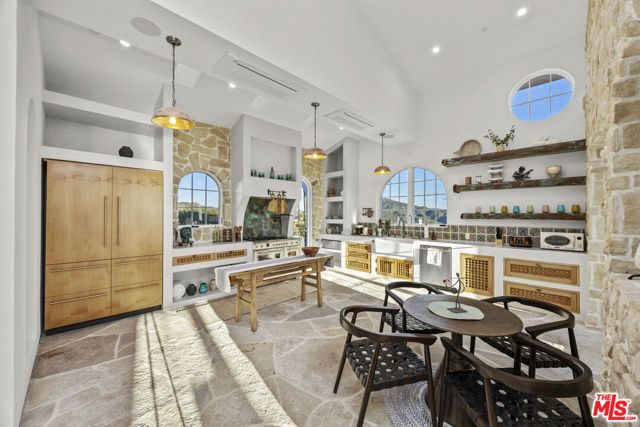 33239 Mulholland Highway, Malibu, CA 90265