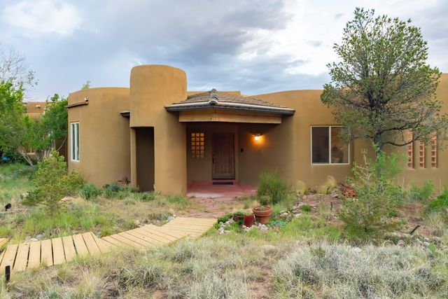 82 KIVA Place, Sandia Park, NM 87047
