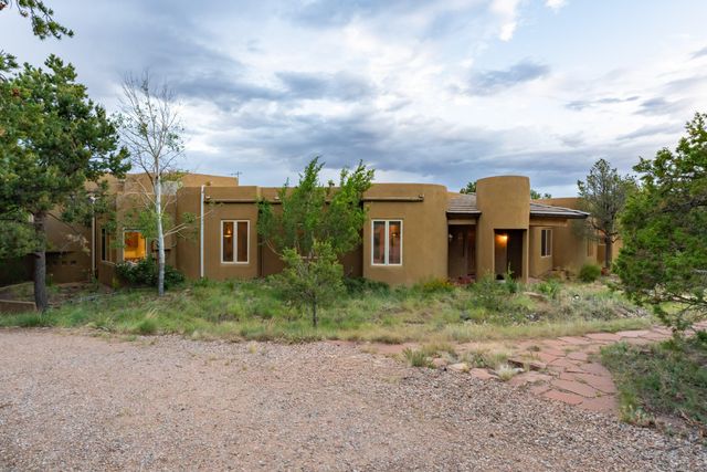 82 KIVA Place, Sandia Park, NM 87047