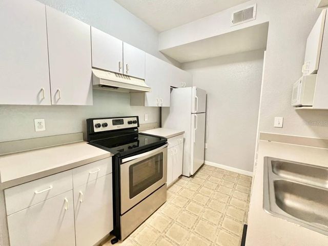 17110 CARRINGTON PARK DRIVE 826, Tampa, FL 33647