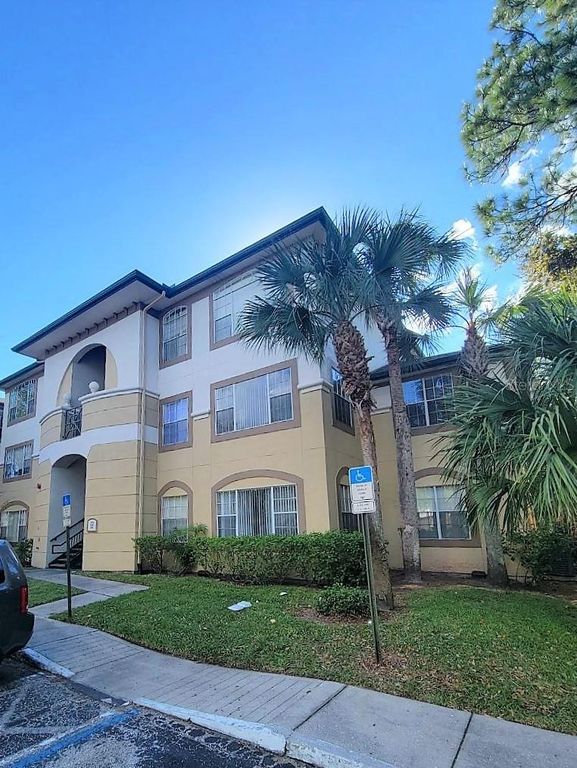 17110 CARRINGTON PARK DRIVE 826, Tampa, FL 33647