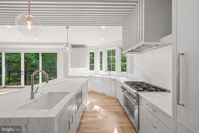 9622 PARKWOOD DR, Bethesda, MD 20814