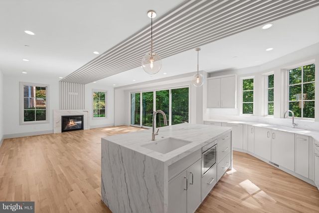 9622 PARKWOOD DR, Bethesda, MD 20814