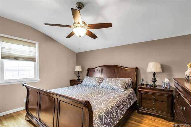 360 Locust Avenue, Oakdale, NY 11769