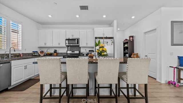 3719 W Vinas Lane, San Bernardino, CA 92407