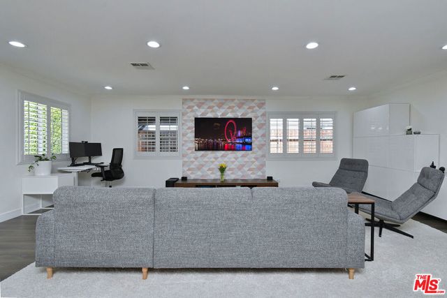 5248 Lennox Avenue, Sherman Oaks, CA 91401