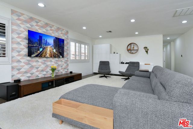 5248 Lennox Avenue, Sherman Oaks, CA 91401