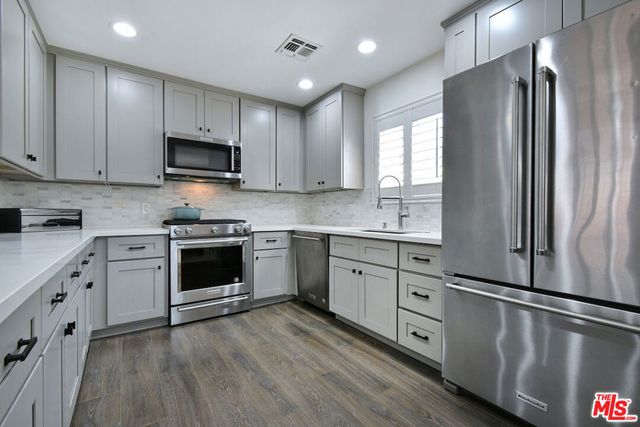 5248 Lennox Avenue, Sherman Oaks, CA 91401