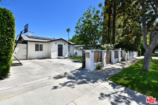 5248 Lennox Avenue, Sherman Oaks, CA 91401