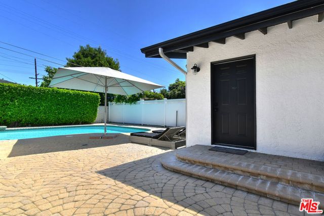 5248 Lennox Avenue, Sherman Oaks, CA 91401