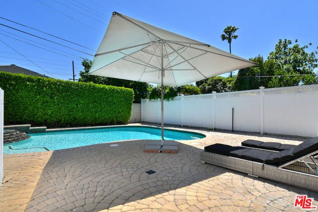 5248 Lennox Avenue, Sherman Oaks, CA 91401