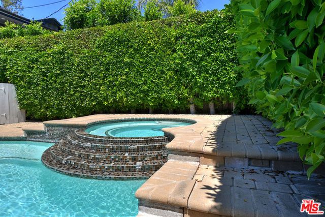 5248 Lennox Avenue, Sherman Oaks, CA 91401