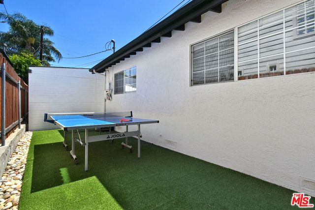 5248 Lennox Avenue, Sherman Oaks, CA 91401