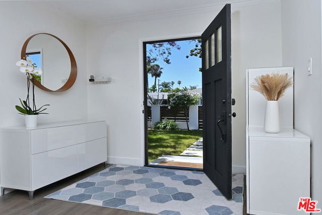 5248 Lennox Avenue, Sherman Oaks, CA 91401