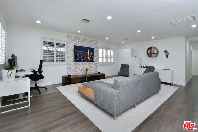 5248 Lennox Avenue, Sherman Oaks, CA 91401