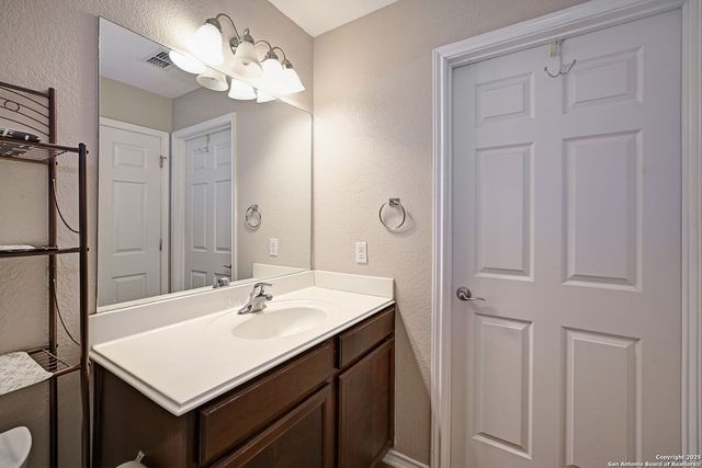 6306 Loyola Bch, San Antonio, TX 78242