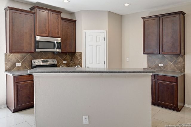 6306 Loyola Bch, San Antonio, TX 78242