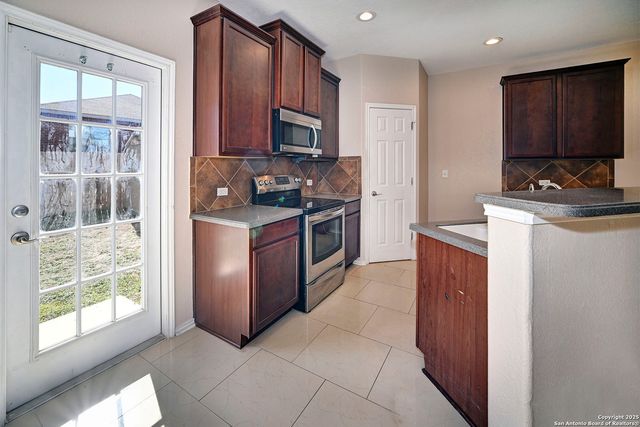 6306 Loyola Bch, San Antonio, TX 78242