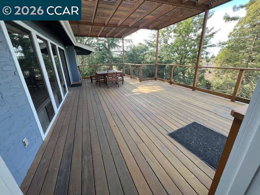 Image 6 of property listing at 5535 5535 Merritt Dr, Concord, CA 94521