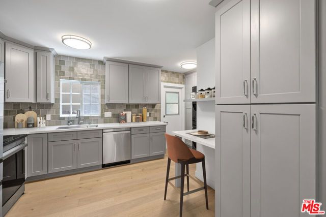 837 Westmount Drive, West Hollywood, CA 90069