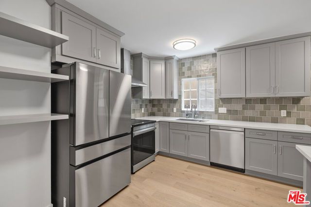 837 Westmount Drive, West Hollywood, CA 90069