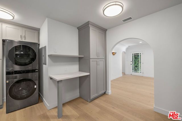 837 Westmount Drive, West Hollywood, CA 90069