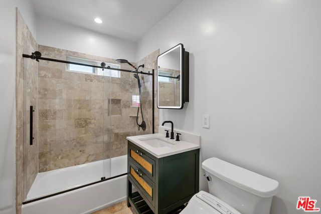 837 Westmount Drive, West Hollywood, CA 90069