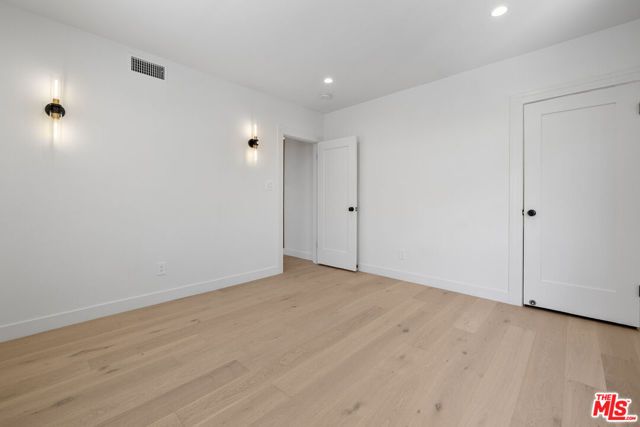 837 Westmount Drive, West Hollywood, CA 90069