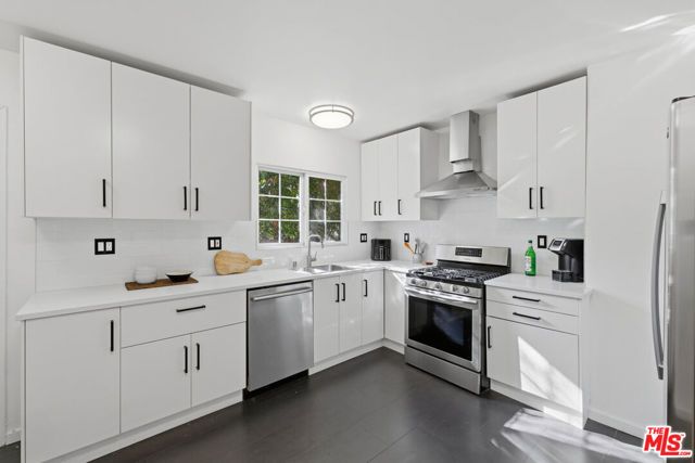 837 Westmount Drive, West Hollywood, CA 90069