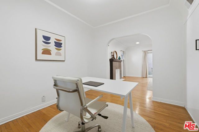 837 Westmount Drive, West Hollywood, CA 90069