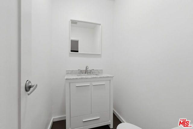 837 Westmount Drive, West Hollywood, CA 90069