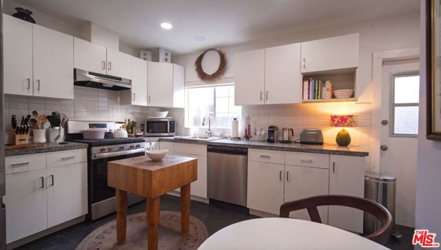 837 Westmount Drive, West Hollywood, CA 90069