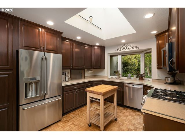 3130 WESTVIEW Ct, Lake Oswego, OR 97034