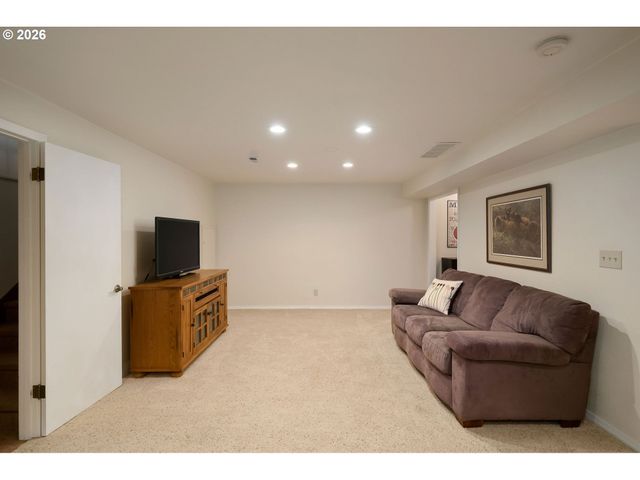 3130 WESTVIEW Ct, Lake Oswego, OR 97034