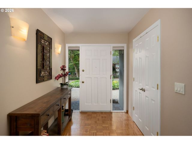 3130 WESTVIEW Ct, Lake Oswego, OR 97034