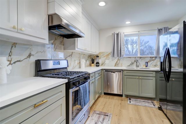 4009 Woodshire Street, Houston, TX 77025