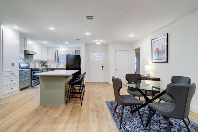 4009 Woodshire Street, Houston, TX 77025