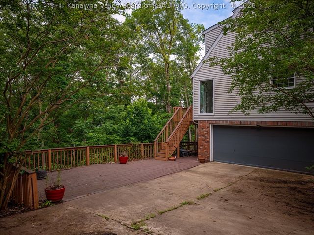 115 RIDGEWOOD FOREST Road, St Albans, WV 25177