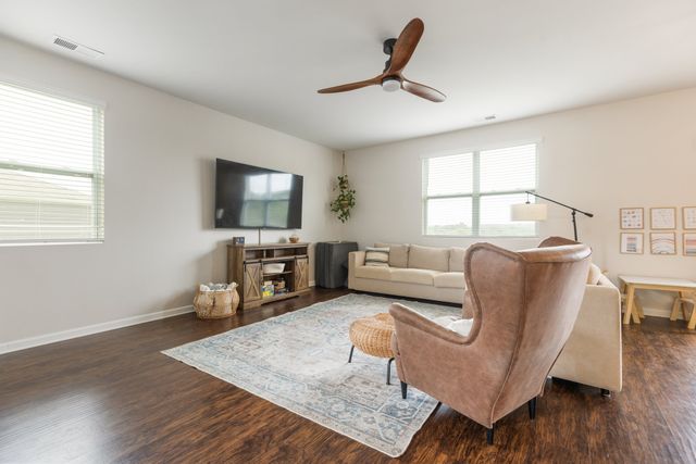 905 Aberdeen Ct, Columbia, TN 38401